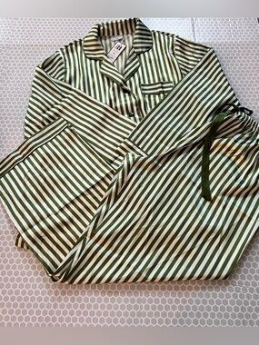 NWT Bella  Green and White Striped Satin Loungewear Pajama Set.  Size XL